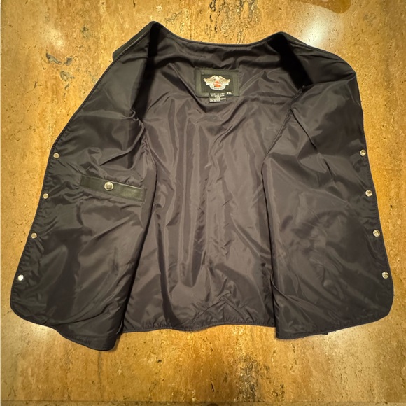 Harley Davidson Black Genuine Leather Motorcycle Riding Vest Mens XXL - Picture 15 of 15